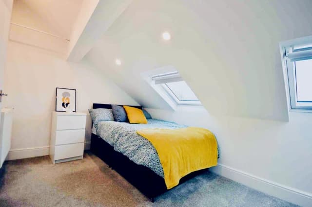 165 Molyneux Road, L6 image 5