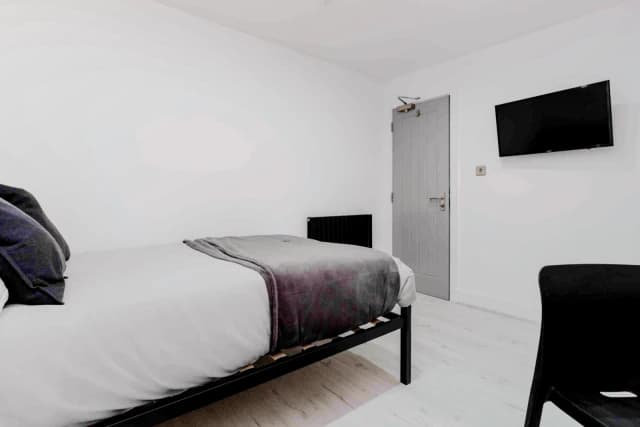 33 Cranborne Road, L15 image