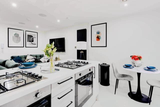 1 Seaman Road L15