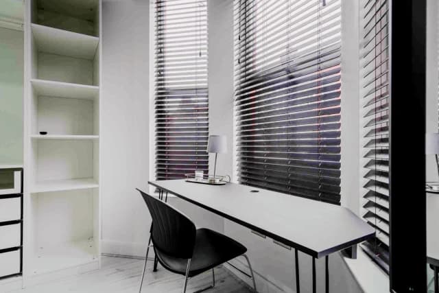 30 Egerton Road, l15 image