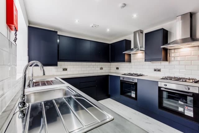 61 Granville Road, L15 image 4