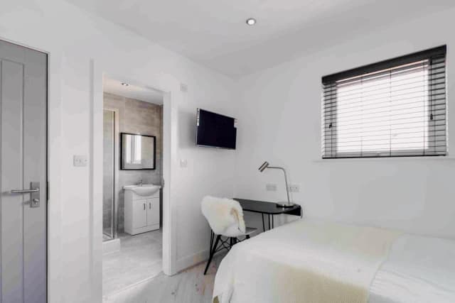 22 Granville Road, L15 image