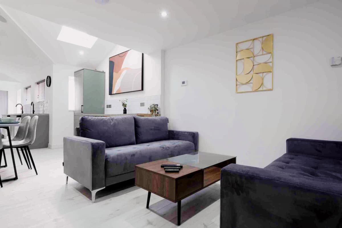 27 Sewells Walk