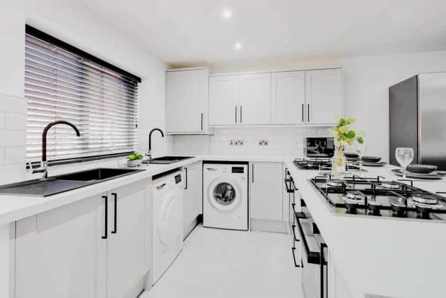 1 Seaman Road L15 image 2