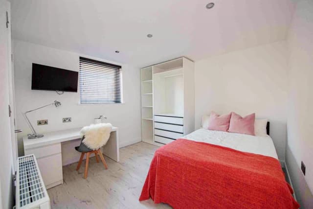 24 Cranborne Road, L15 image