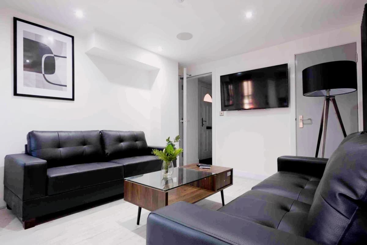 8 Dunlop Street, LN5