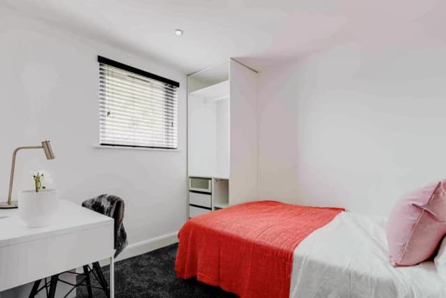 18 Wellington Avenue, L15 image