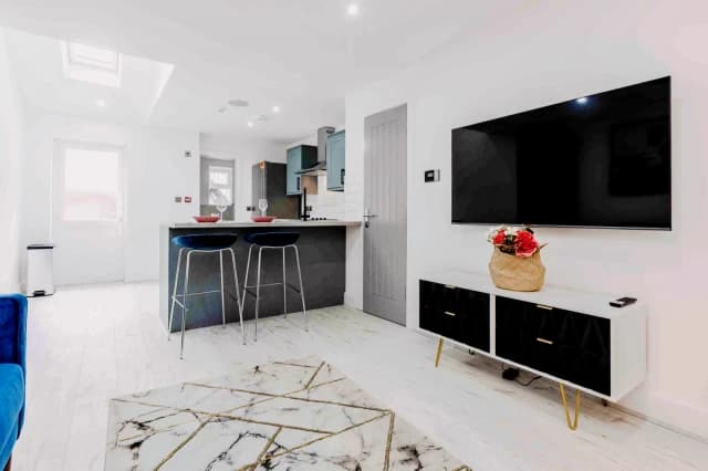 19 Langdale Road – Flat 1 image 2