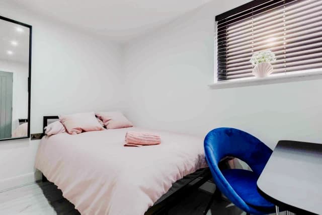 18 Cranborne Road, L15 image