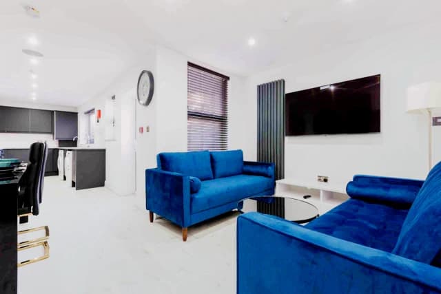 7 Tabley Road, L15