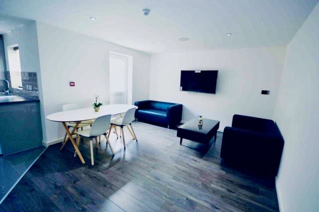 22 Gwenfron Road, L6 image