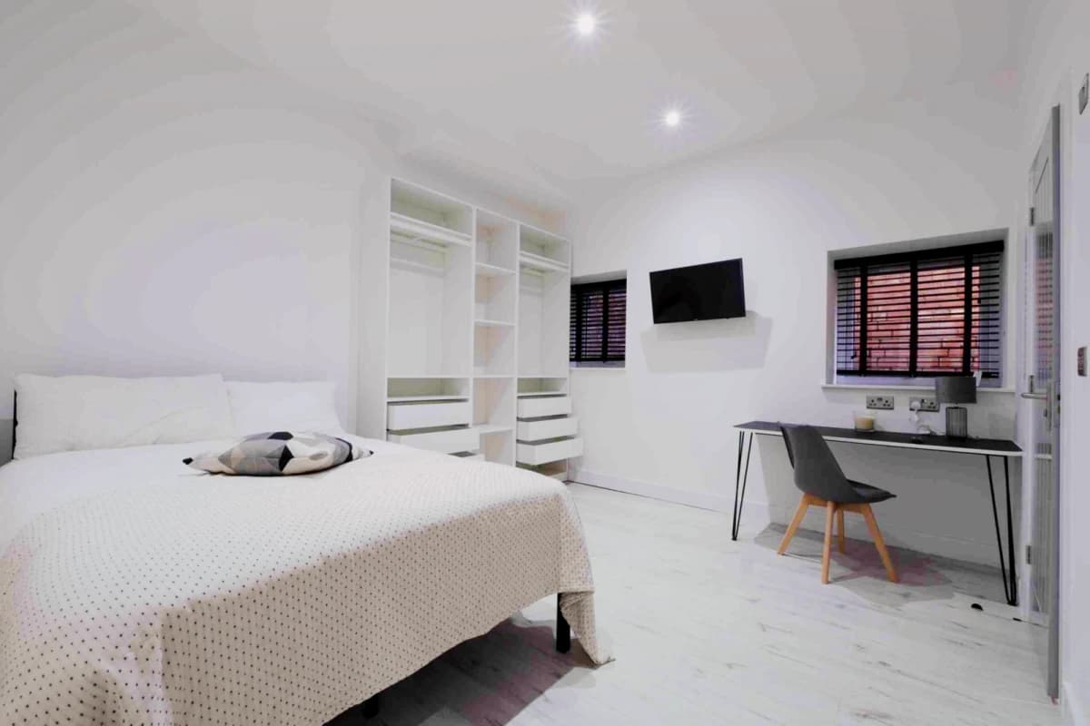 102 Yarborough Road image