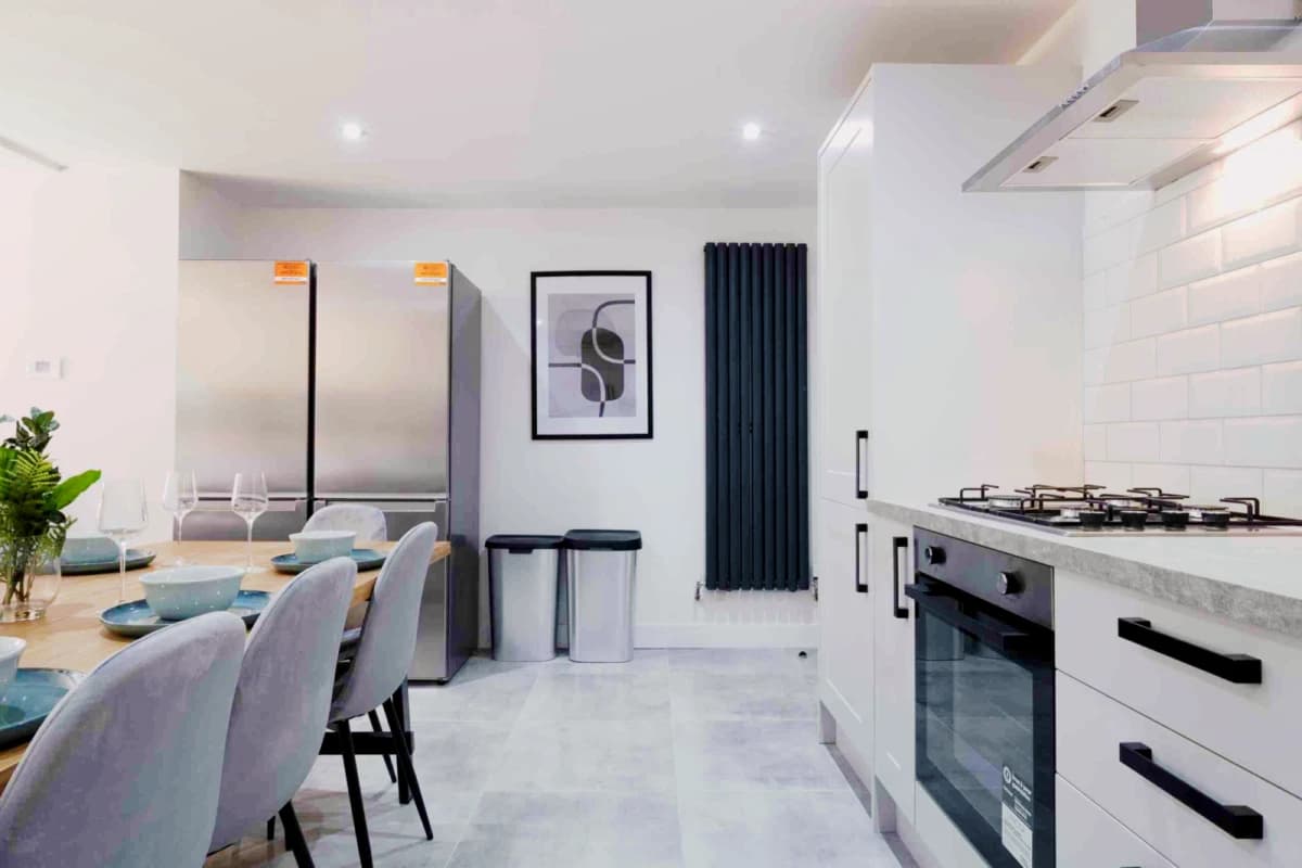 102 Yarborough Road image 3