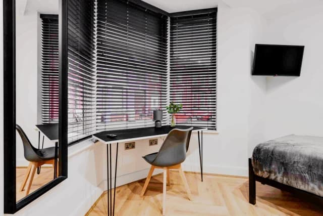 108 Blantyre Road L15 image