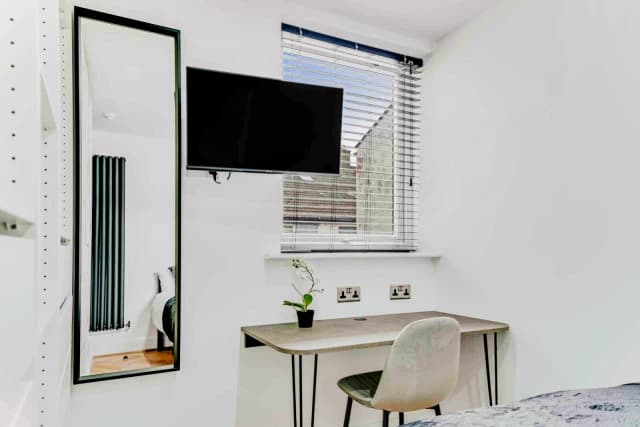153 Leopold Road L7 8SS image