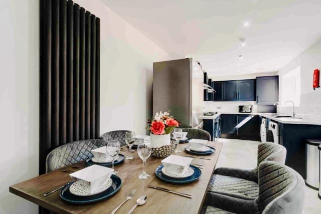 141 Albert Edward Road L7 image