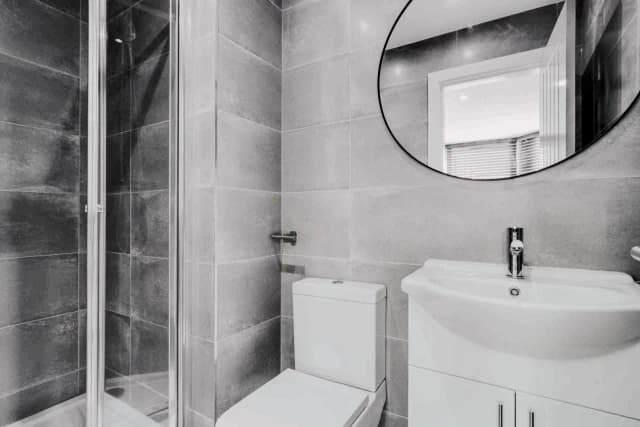 126 Alderson Road L15 image