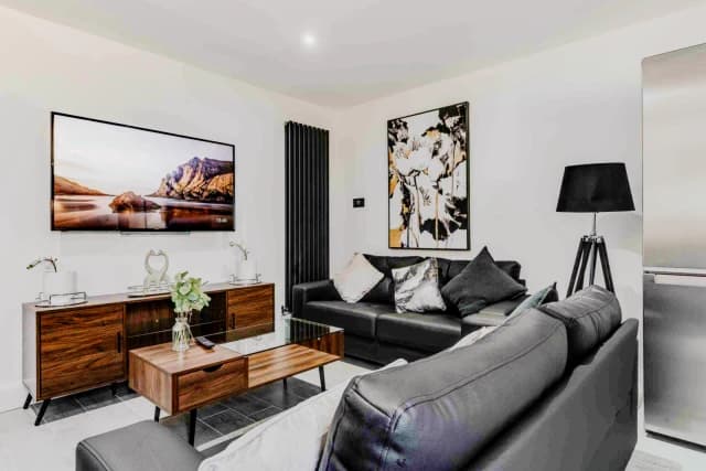 126 Alderson Road L15