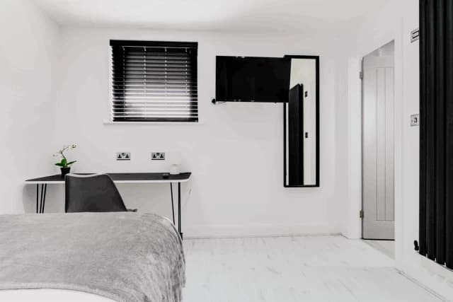 126 Alderson Road L15 image