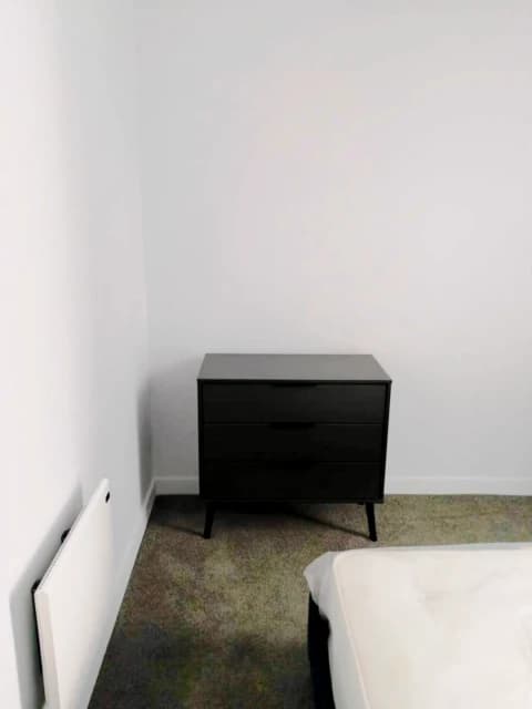 2 Bedrooms 1 bathroom