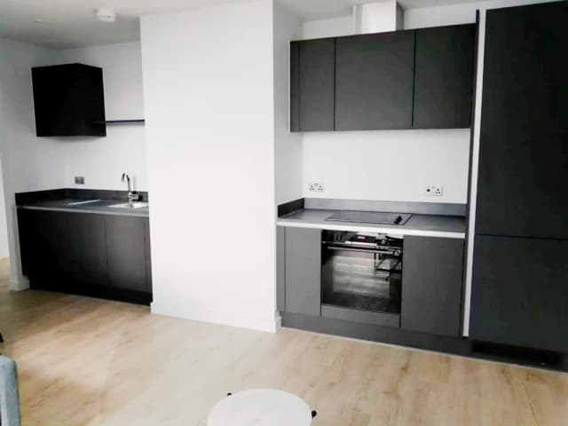 2 Bedrooms 1 bathroom