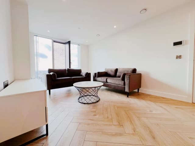 2 Bedrooms 2 bathrooms