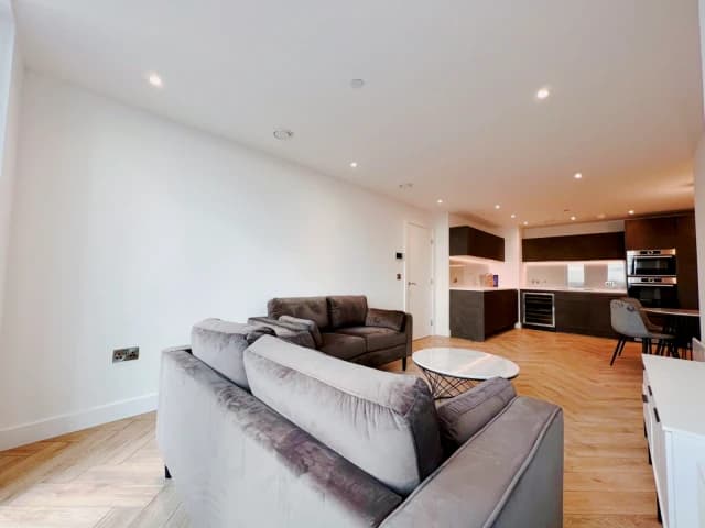 2 Bedrooms 2 bathrooms