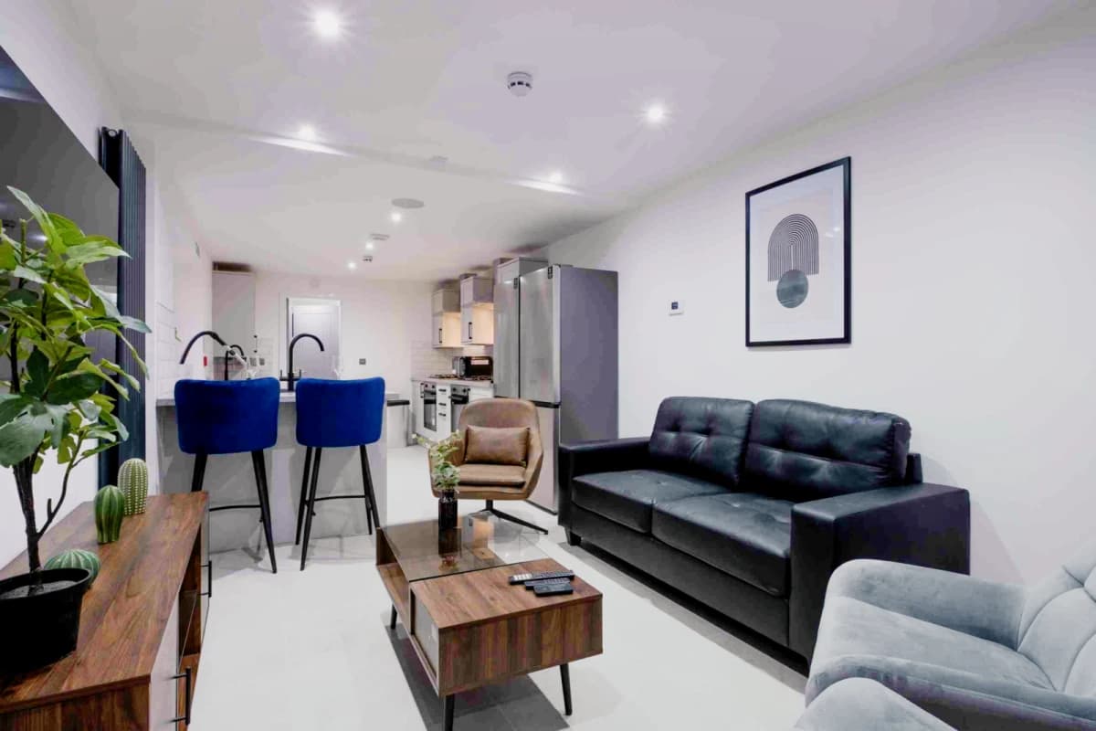5 South Parade, LN1 image 3
