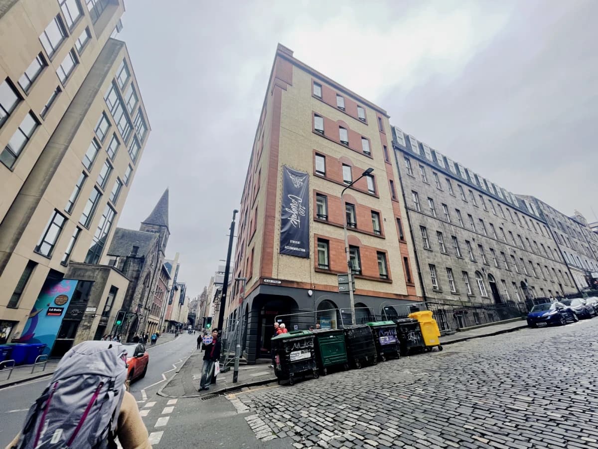200 Cowgate image 5