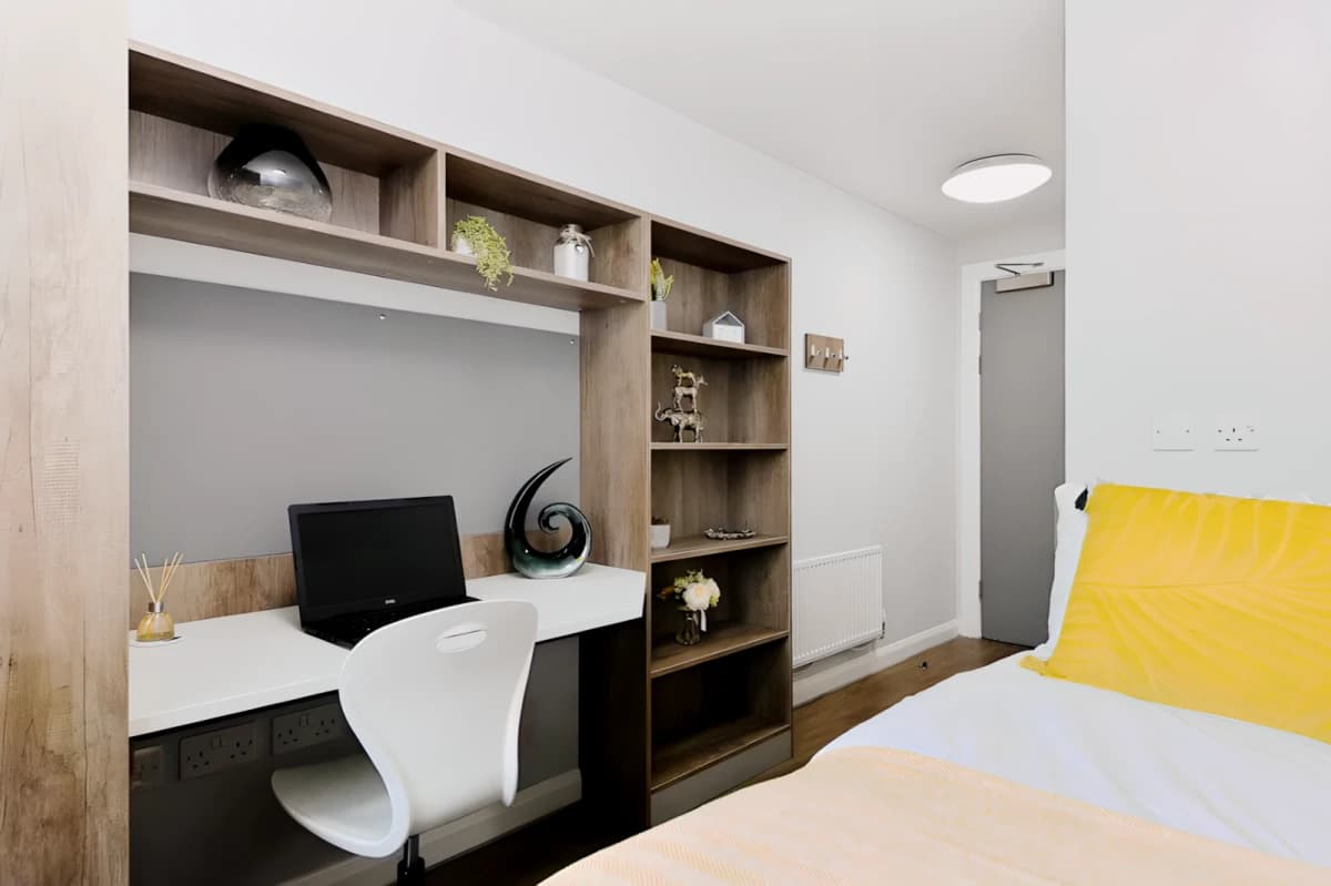 Gold En-Suite