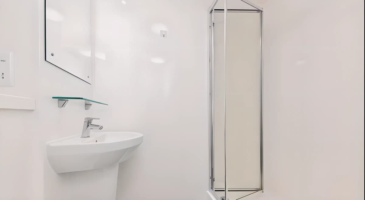 Attic En-Suite Plus