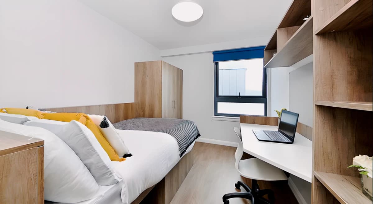 Attic En-Suite Plus