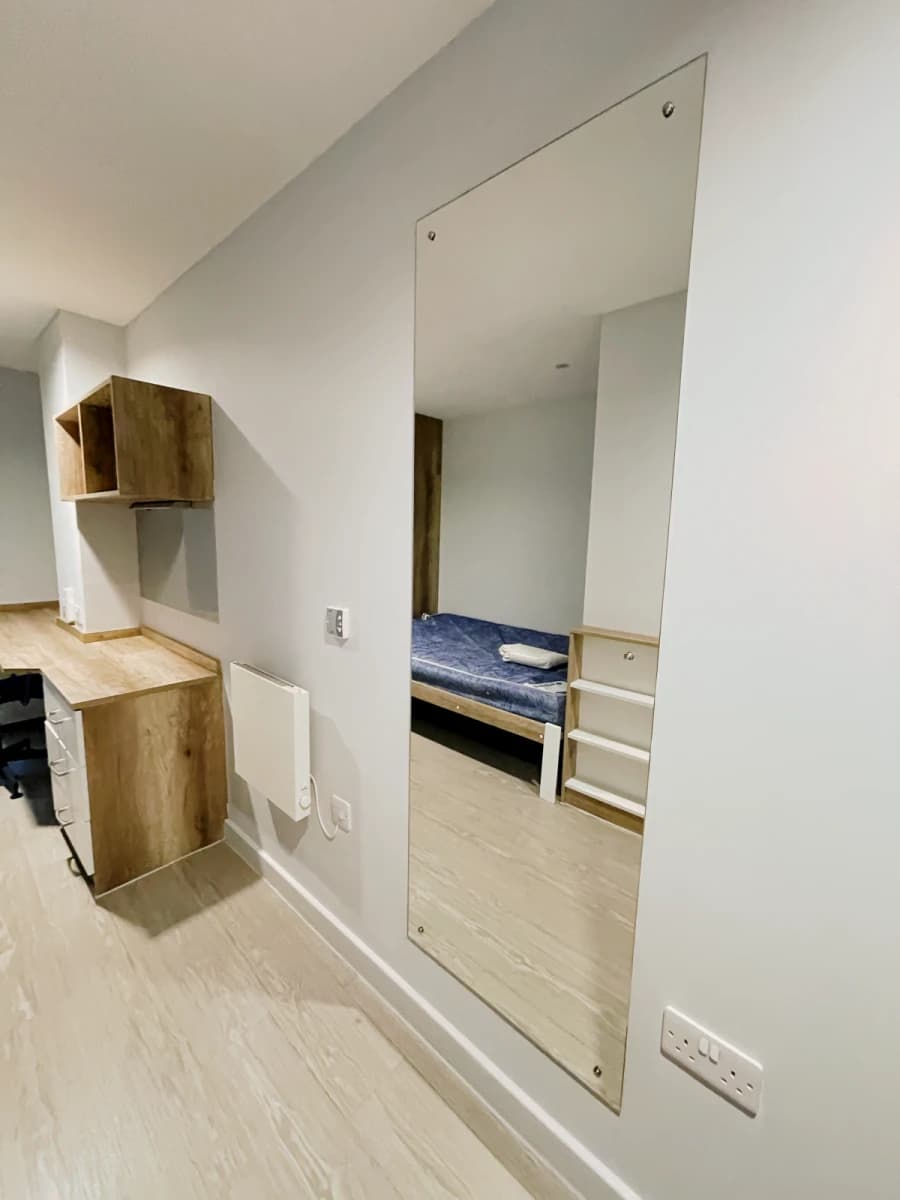 iQ Elgin Place image