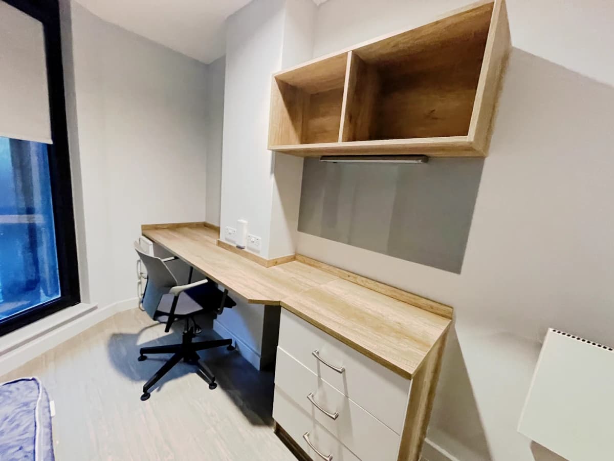 iQ Elgin Place image