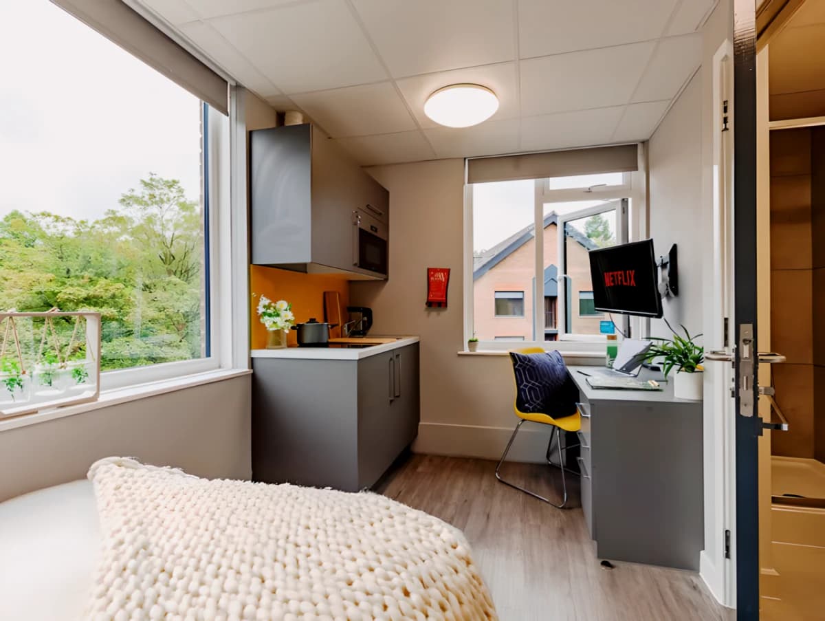 Allen Court image