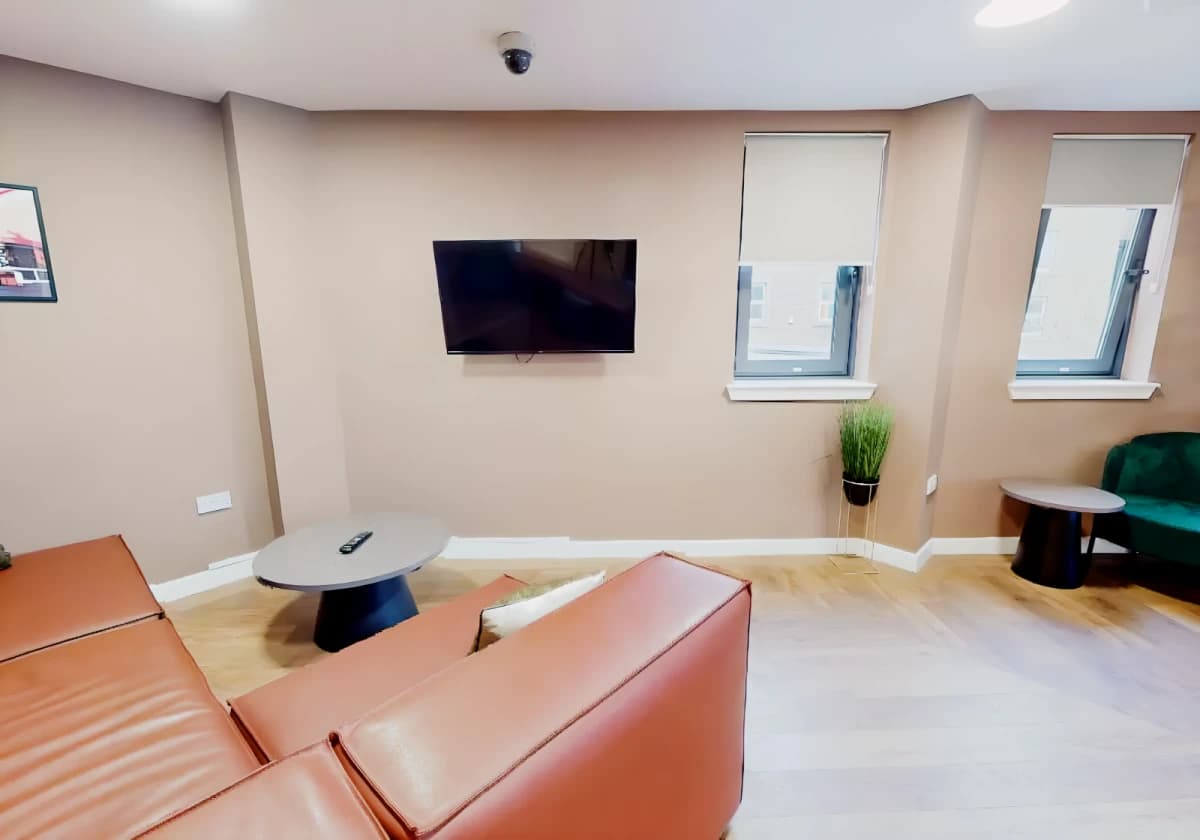 iQ Parker House image