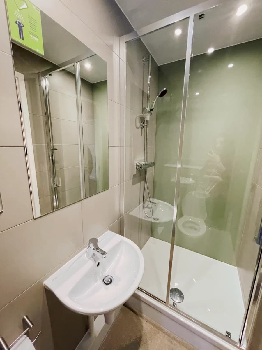 iQ Elgin Place image