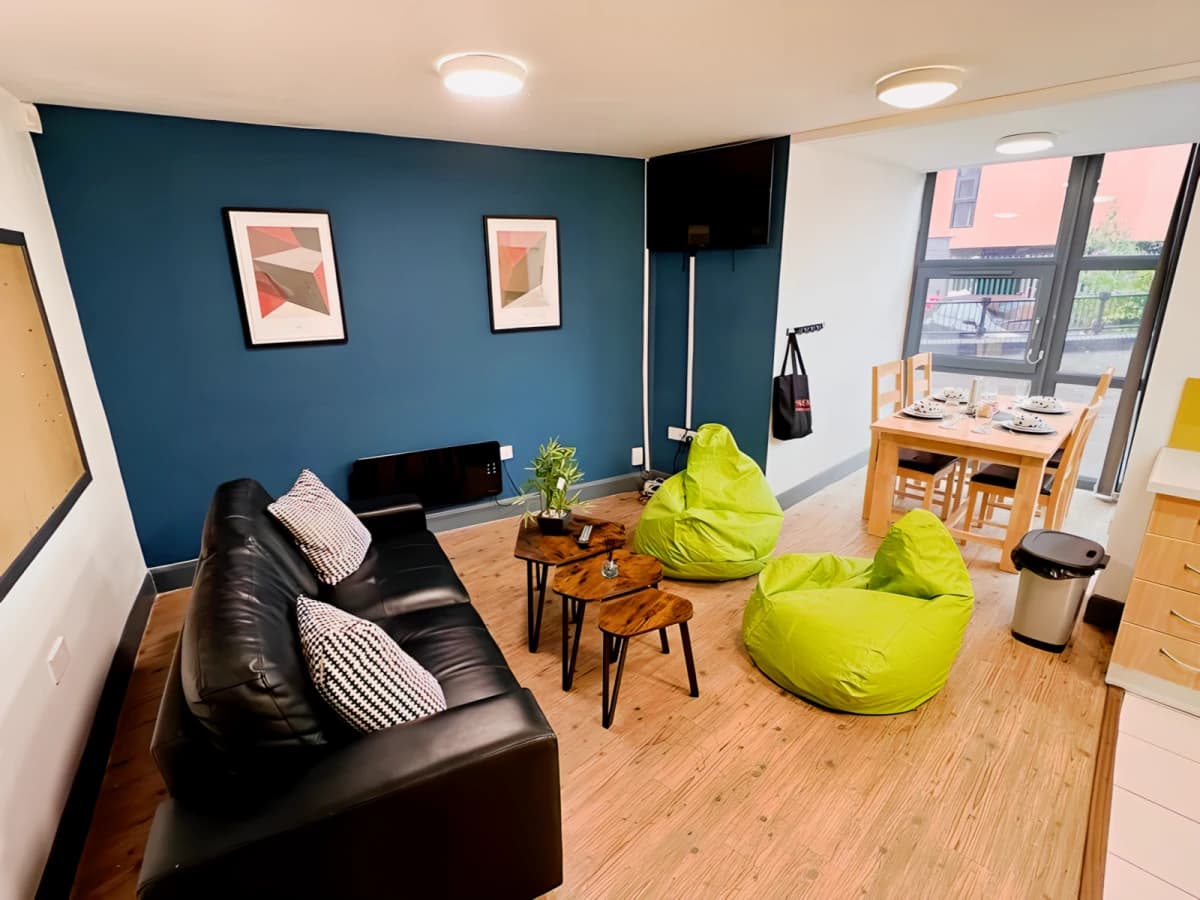 Albion Court image