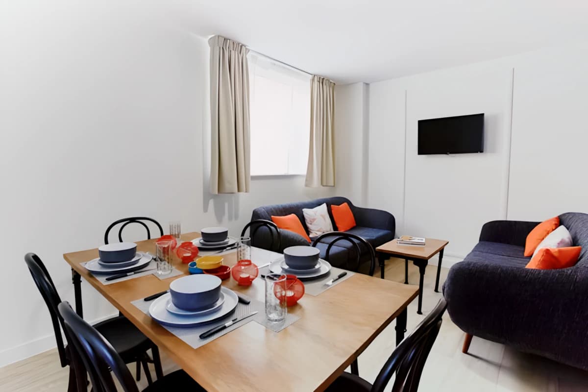 Mannequin House image