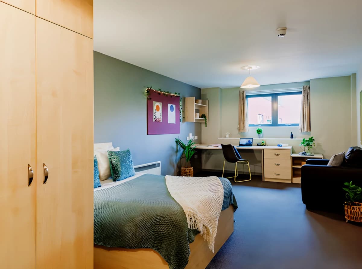 Crown House image