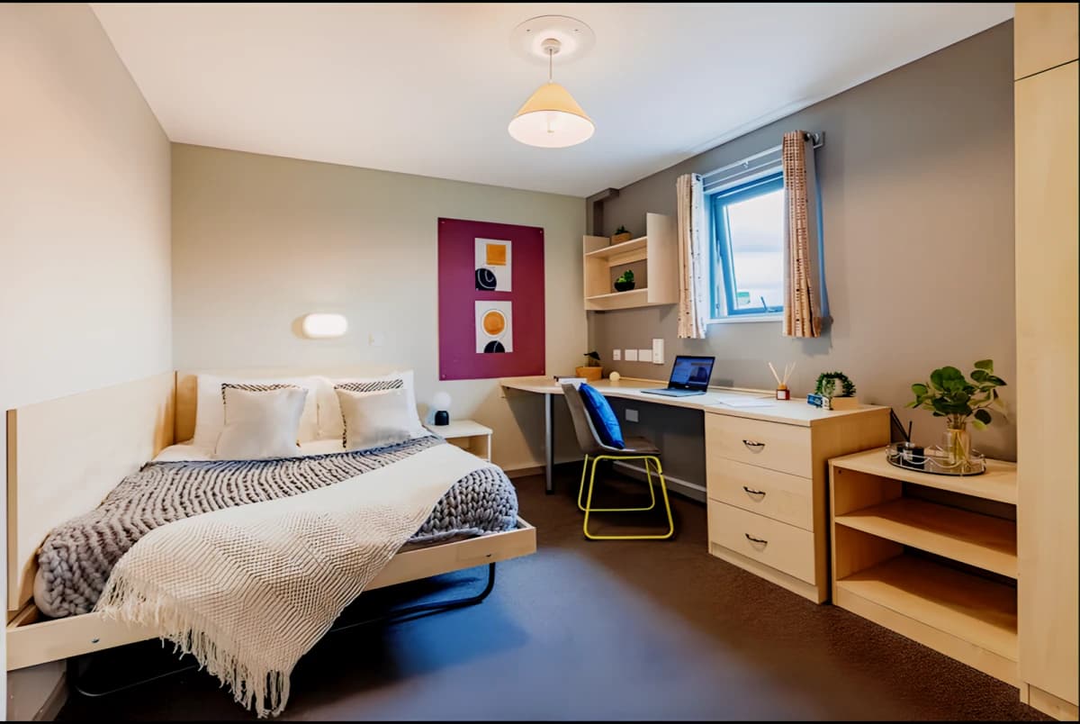 2 Bedroom Flat