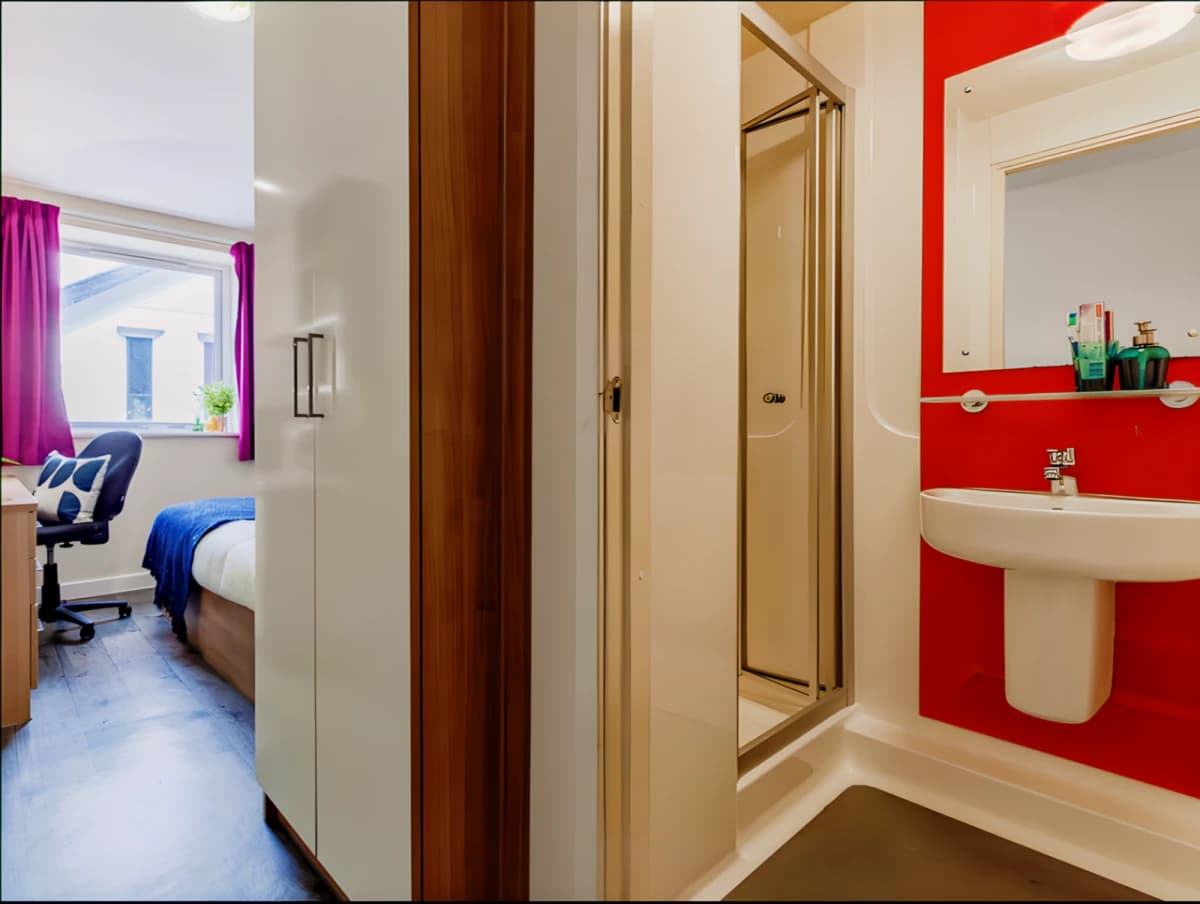 Ensuite