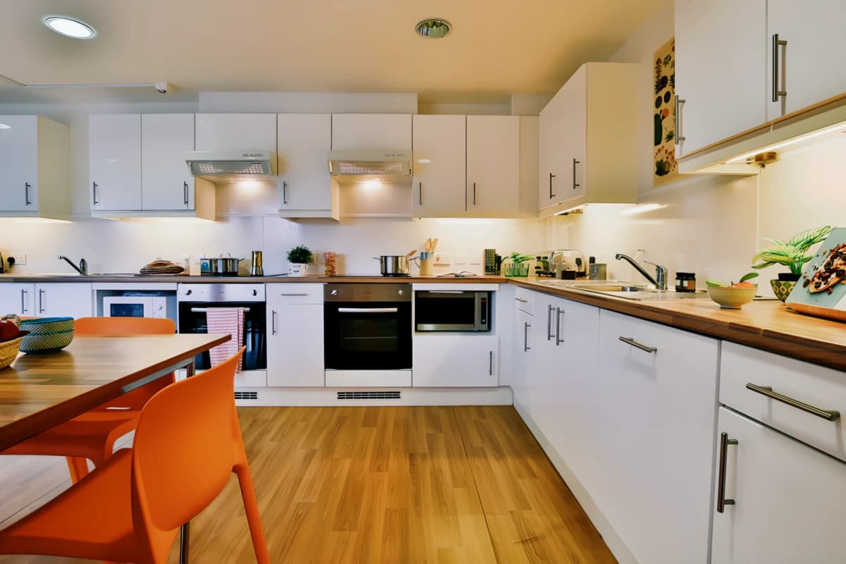 Victoria Court image