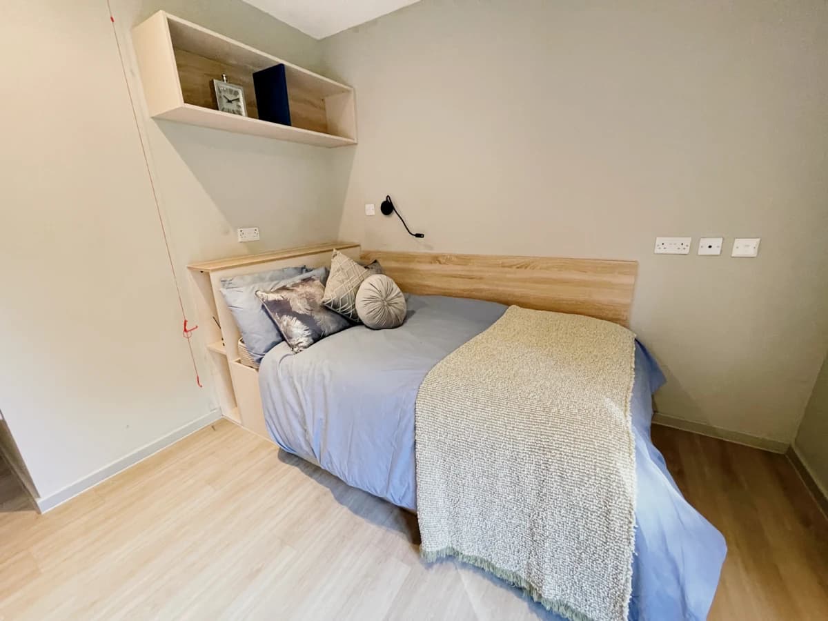 Premium Plus Studio