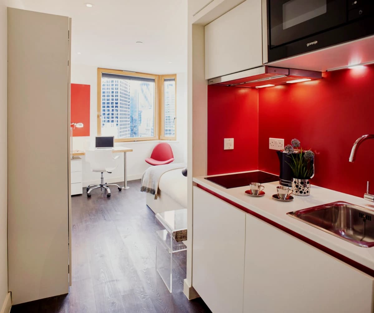 Lit Aldgate Residence image
