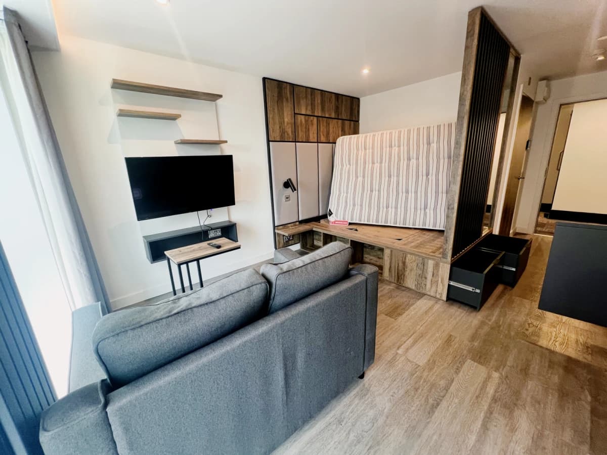 LiveOasis St Albans Place image