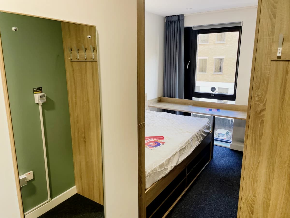 Southampton Crossings image