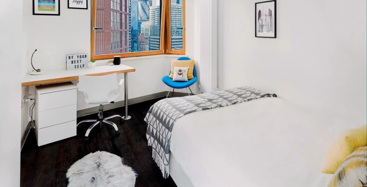 Lit Aldgate Residence image