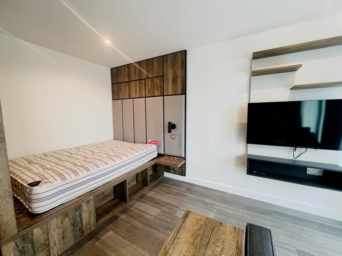 LiveOasis St Albans Place image