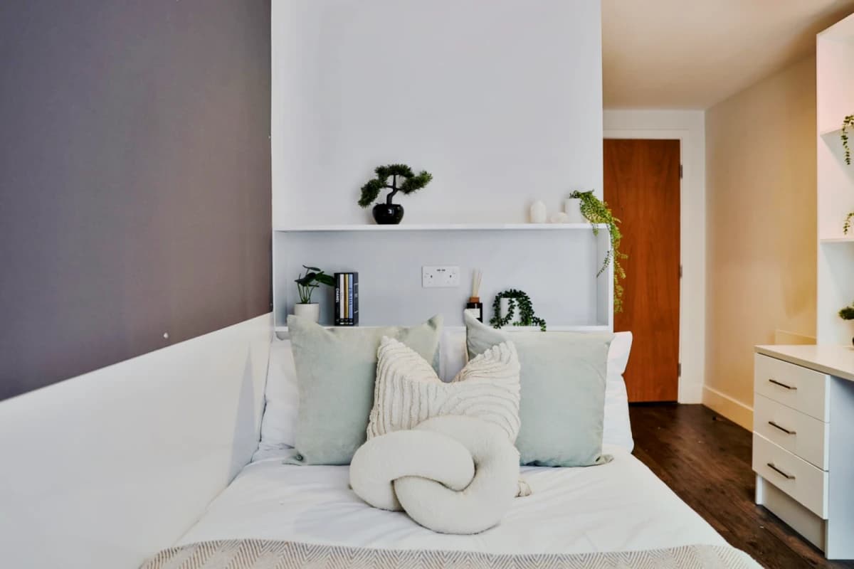 Ayton House image 3